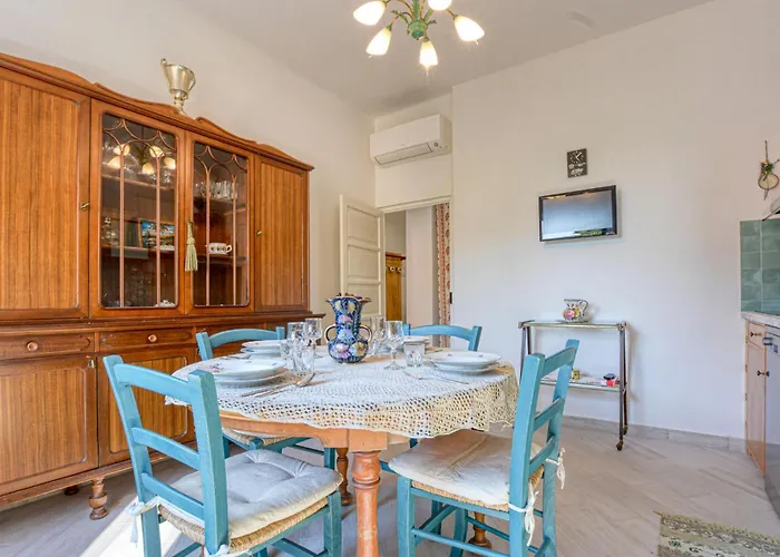2 Bedroom Cozy In * Recco