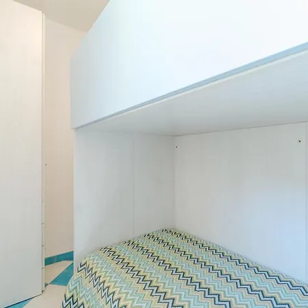 Apartment 2 Bedroom Cozy In Deiva Marina