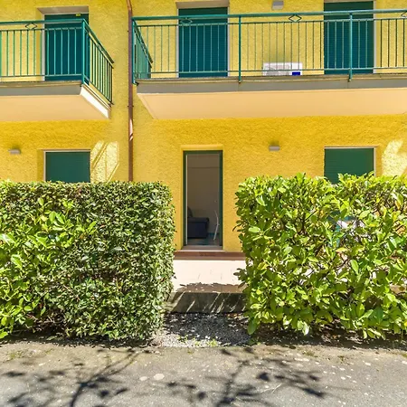 Apartment 2 Bedroom Cozy In *