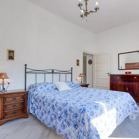 Apartment 2 Bedroom Cozy In Recco